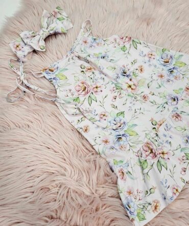 Sukienka na ramionkach kwiaty na pudrze 86-122 Haydi