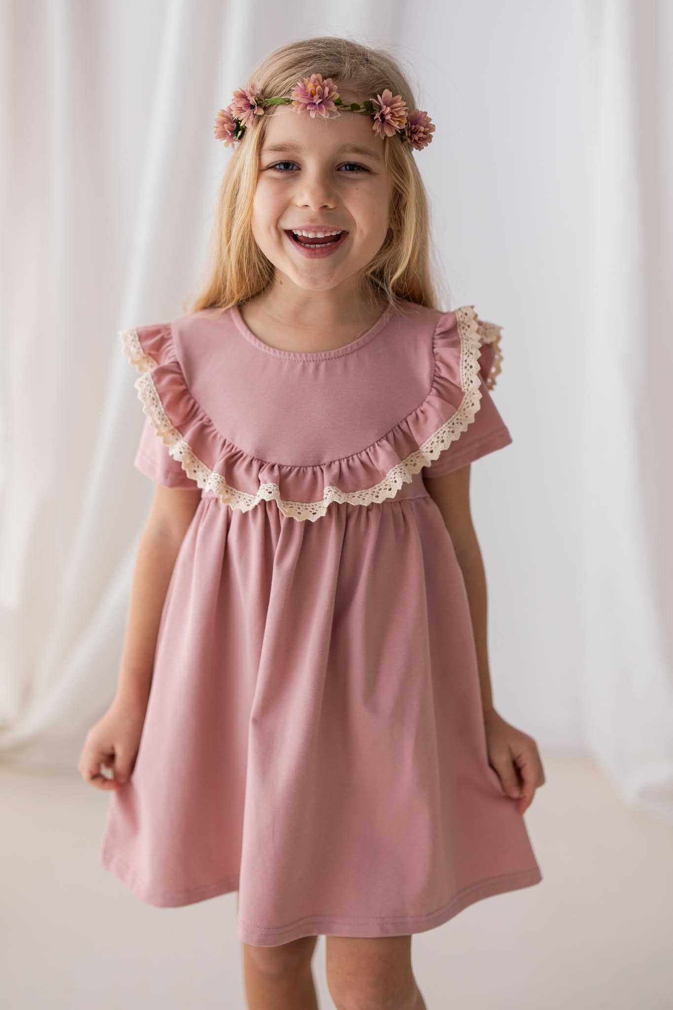 Różowa sukienka z koronką 104-140 Lily Gray
