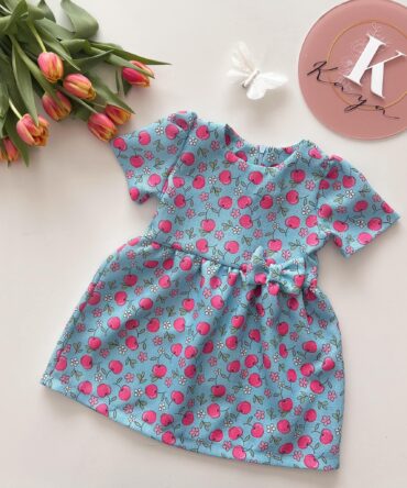 Sukienka niebieska wisienki 86-122 Kaya