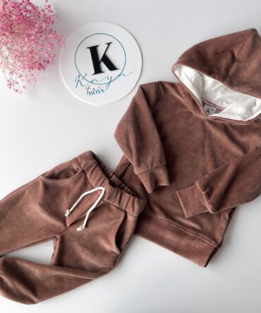 Komplet dresowy chłopięcy welurowy brązowy 86 - 116 Kaya