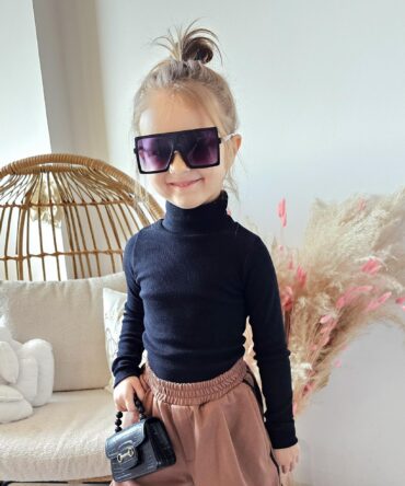 Golf dla dziewczynki z prążka czarny Igomill