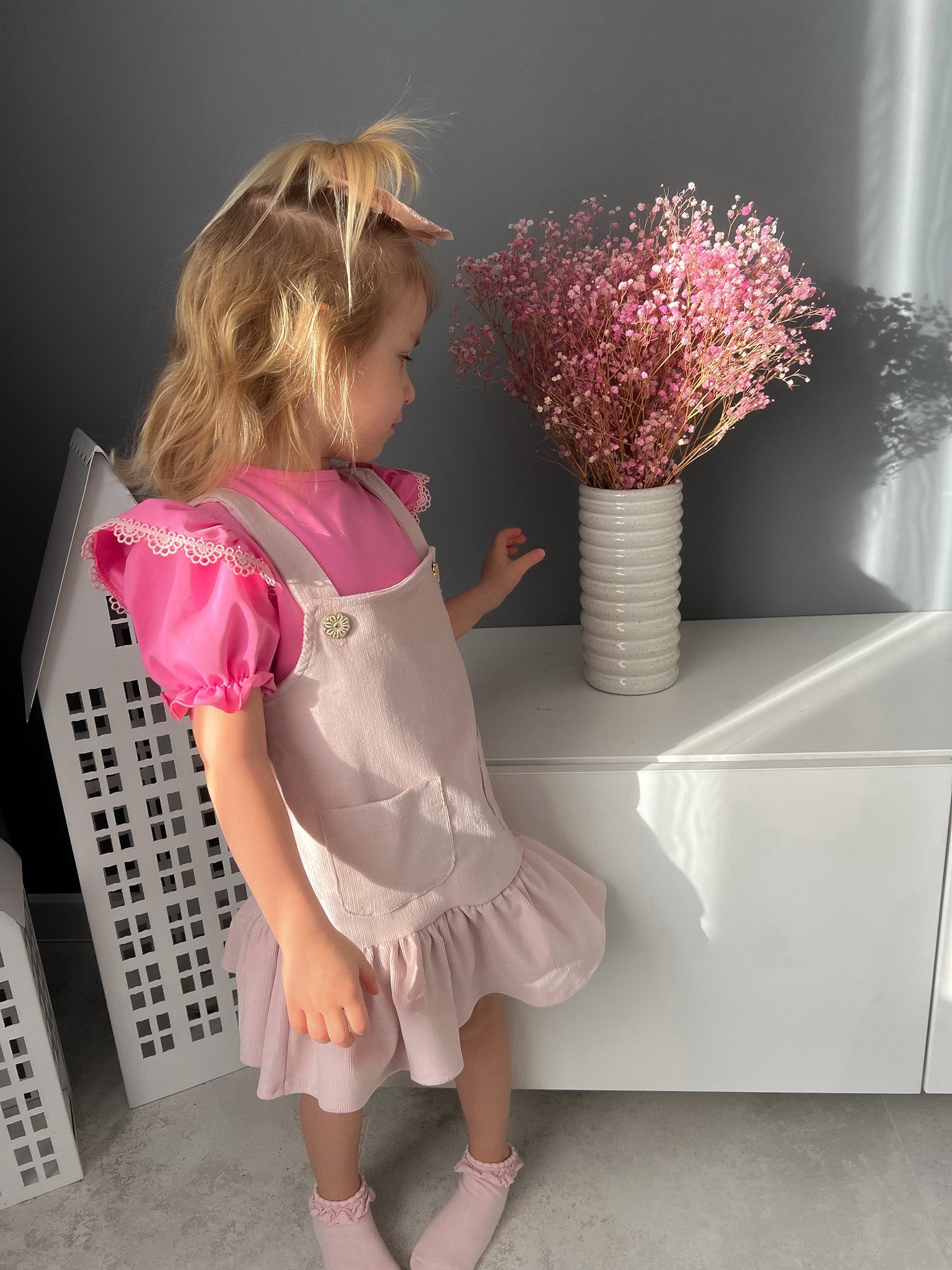 Sukienka sztruksowa beż i puder róż Kaya - obrazek 3