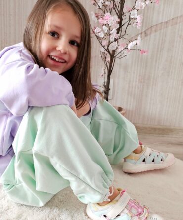 Szerokie spodnie ze ściągaczem Igomil