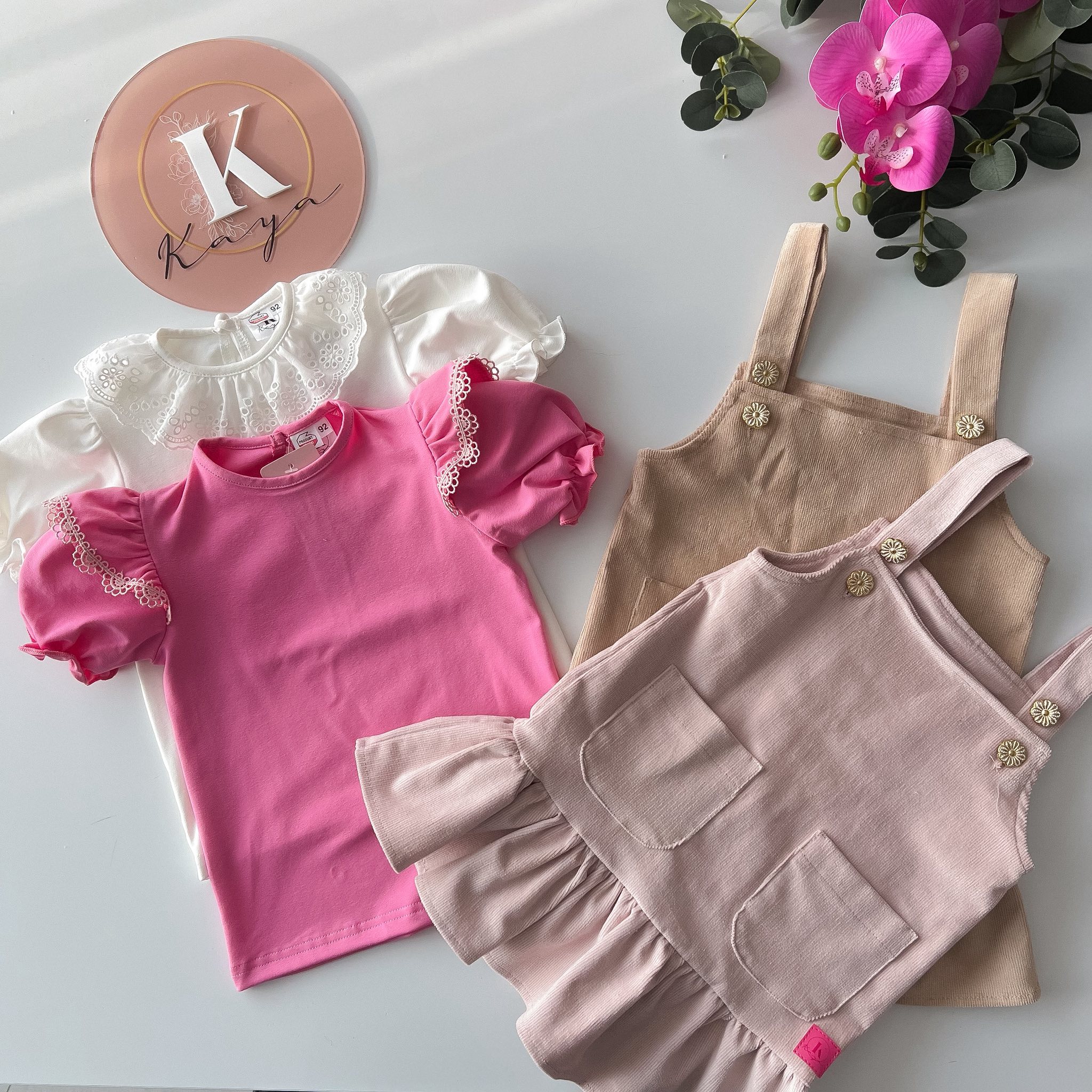 Sukienka sztruksowa beż i puder róż Kaya