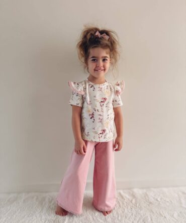 Bluzka w delikatne kwiaty dla dziewczynki By o baby