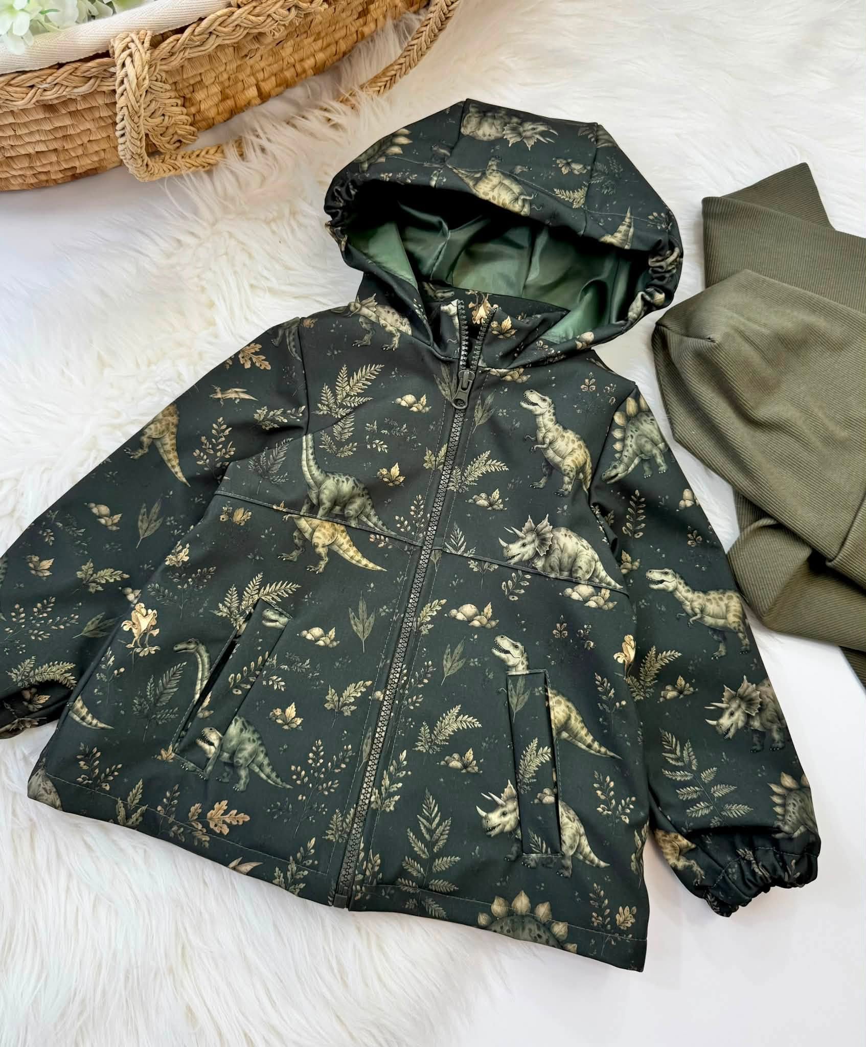 Kurtka ch艂opi臋ca softshell DINOZAURY Zula handmade - obrazek 4
